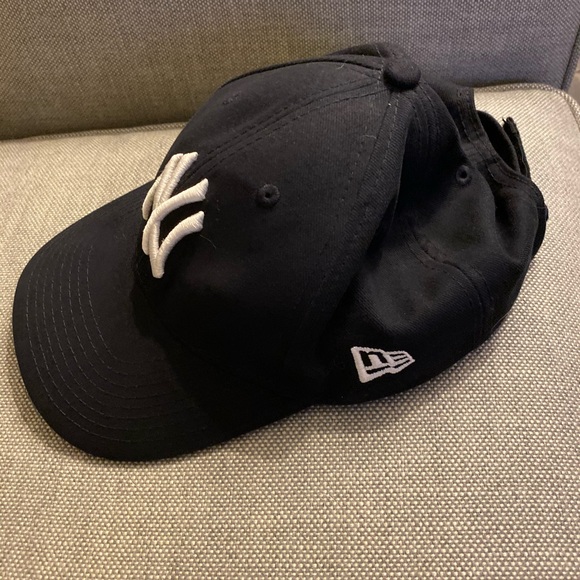 Yankees Hat - Picture 3 of 5